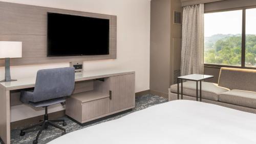 Coraopolis Hotel | Pittsburgh Airport Marriott
