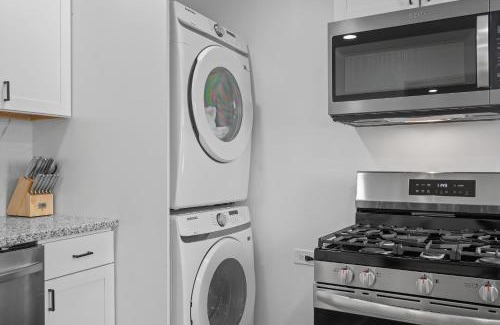Millvale Apartment | Pittsburgh Millvale Modern and Cozy 1 Bedroom Apartment with Parking