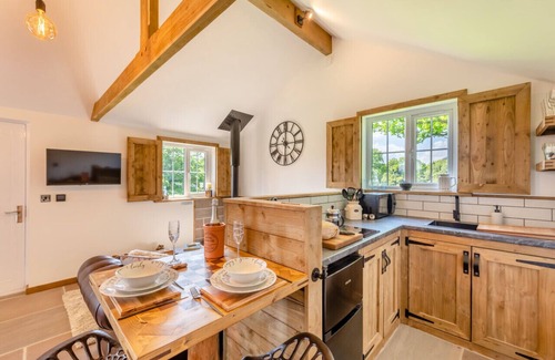 Graddon Cross House | Place Farm Cabin - One Bedroom House, Sleeps 2