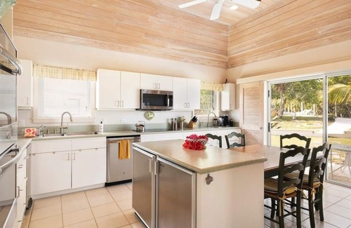 Double Bay House | Plage Rose Estate 4 Bedroom Home