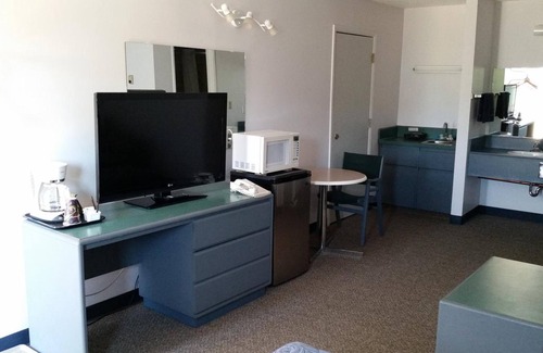 Stettler Hotel | Plains Motor Inn