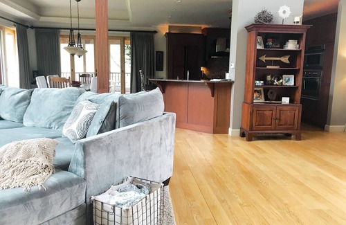Deerfield House | Plan your reunion/gathering now in beautiful rural South Central Wisconsin