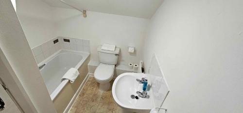 Mynydd Isa House | Plas Bellin Cottages