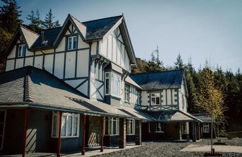 Rhiwbryfdir Hotel | Plas Weunydd