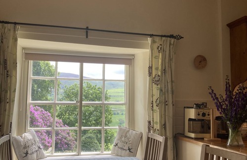 Graigfechan Cottage | Plas yn Yale, Llandegla with mountain views from all windows 4starVisitWales