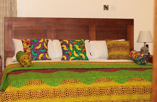 Oyarifa Hotel | Platinum Court