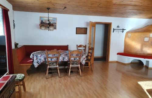 Tschierv Apartment | Plaun Grond