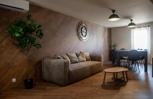 Hyeres City Centre Apartment | Play & Chill - Loft Cosy