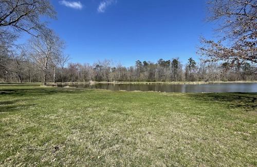 Carbondale RV Rental | PLAY PORT MARINA. Eclipse Hot Spot. Lake front campsite. North Lot parking
