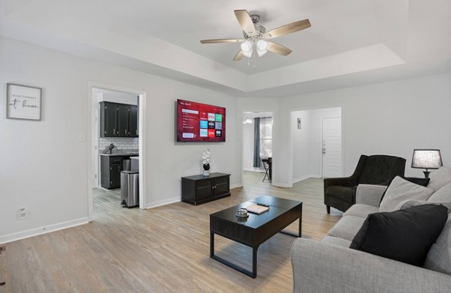 Clarksville House | Play&Stay-Workspace-Games