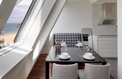 San Sebastian Centro Apartment | Playa de La Concha 7 by FeelFree Rentals