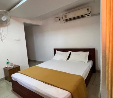 Vadakara Hotel | Plaza Residency
