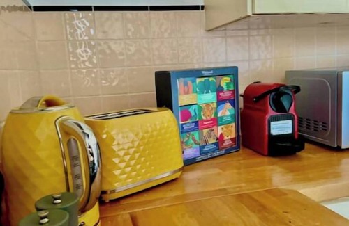 Sands End Apartment | Pleasant 2-bedroom apartment in London