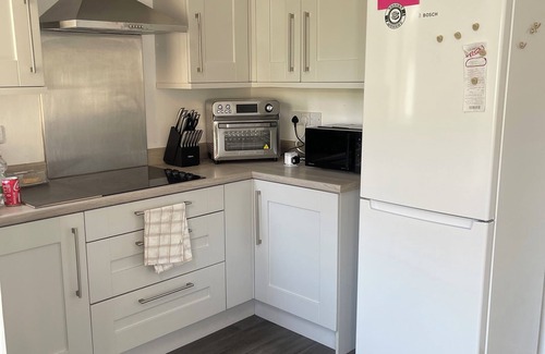 Portstewart House | Pleasant 4-bedroom house, WiFi & TV near Portrush & Portstewart.nSEA & GOLF VIEW