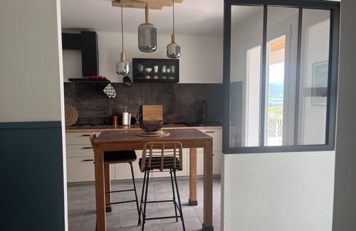 Rasteau House | Pleasant air-conditioned house with view of Mont Ventoux and Dentelles de Montmirail