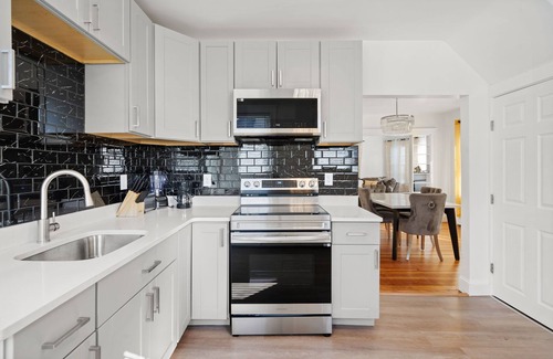 Braintree House | Pleasant and fully furnished 4-bedroom and two bathrooms house in Braintree MA