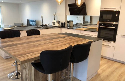 Granville Apartment | Pleasant, comfortable apartment with sea view