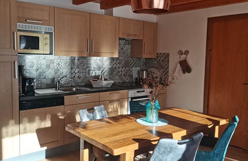 Le Chinaillon Apartment | Pleasant garden level south classified * NN in owner's chalet