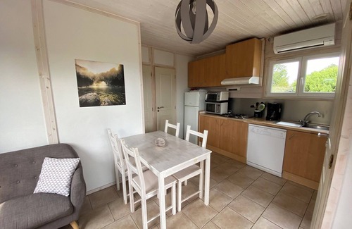 Joyeuse Cottage | Pleasant gîte with all comforts, in the heart of nature, swimming pools, playground, tennis court