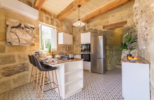 Mgarr Villa | Pleasant stone house & jacuzzi St Martin, Mġarr, Malta