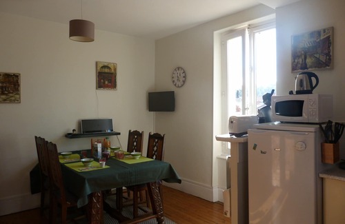 Chatel-Guyon House | Pleasant village house, quiet, not overlooked