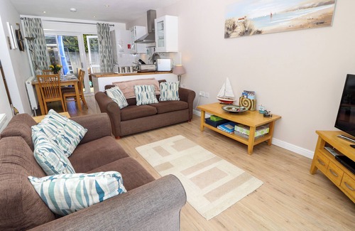 Yarmouth Cottage | PLIMOTH N9, family friendly, with a garden in Yarmouth
