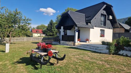 Vrelo Korenicko House | Plitvice Apis