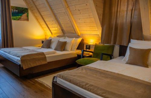 Jezerce Bed & Breakfast | PLITVICKA KUCA M - Holiday Lodge