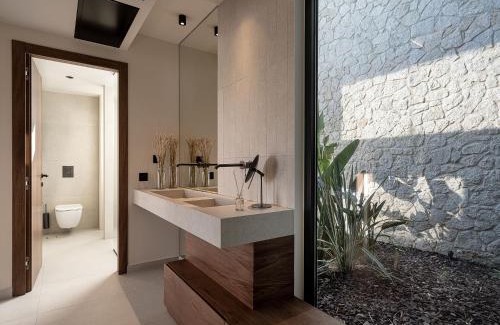 Tavronitis Villa | Pnoe Villas - Seafront Experience