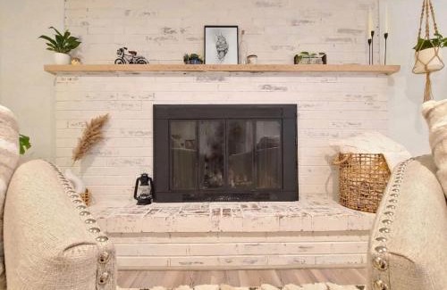 Marysville Apartment | PNW Creekside Escape Relax, Unwind, Explore