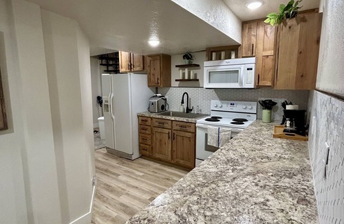 Pocatello House | Pocatello Hidden Haven. Perfect guest suite for families in Highland area.