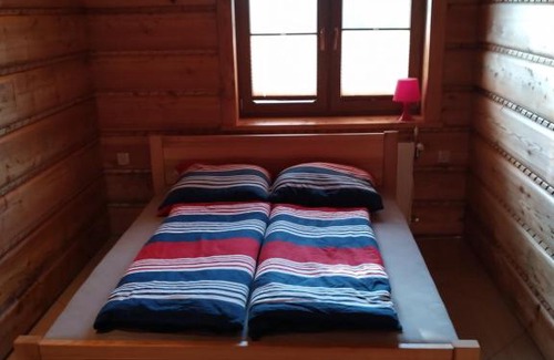 Kombornia Cabin | POD BRZĘCZĄCYMI TRZMIELAMI
