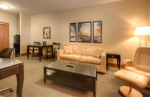 Grande Prairie Hotel | Podollan Inn & Spa Grande Prairie