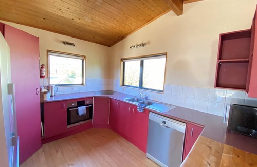 Pohara House | Pohara Tide - Beach Getaway