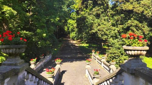 Balice Bed & Breakfast | Pokoje Gościnne Pałac w Balicach Instytut Zootechniki PIB