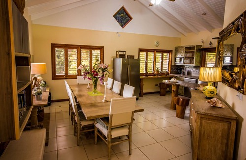Marigot Bay Villa | Polaris ATV buggy included in rental! Magnificent Sea views & Beach 2 mins away