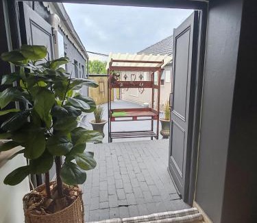 Kempton Park Apartment | Polka Dot Airport Exec Suite