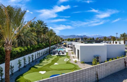 La Quinta House | Polo Villa Aura 2 Homes Pickleball Putting Green Sleeps 32