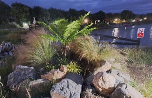 County Laois House | Pond Beach 2ppl-private Hot tub