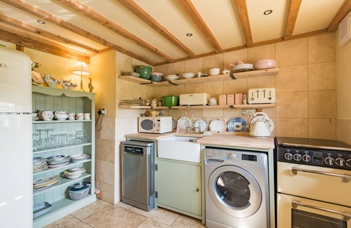 Abbess Roding Cottage | Pond Cottage, Egerton