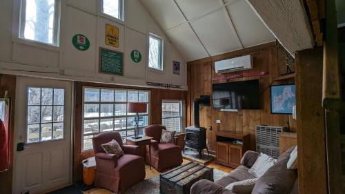 Chittenden House | Pond View Cabin