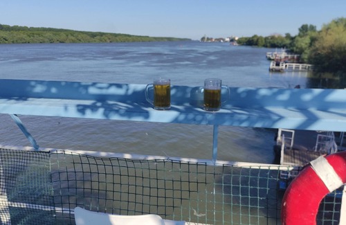 Mahmudia Boat Rental | Pontonul lui Cristian - Oaza ta de liniște și relaxare din inima Deltei Dunăriin