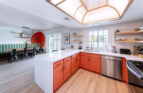 Dobson Ranch House | Pontoon Boat/Games/King Bed/Hot Tub/Family Fun!