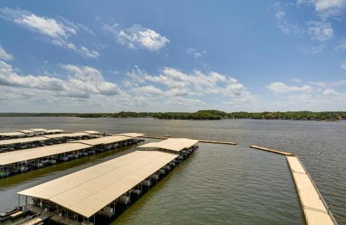 Lakeland Apartment | Pool Access at Waterfront Lake Ozarks Rental!