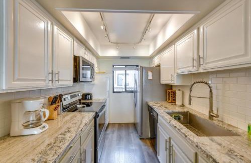 Sunrise Vista Chino Apartment | Pool Access Pet-Friendly Palm Springs Condo