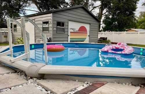 Bradenton House | Pool - Beach Supplies - Outdoor Shower - PingPong Table