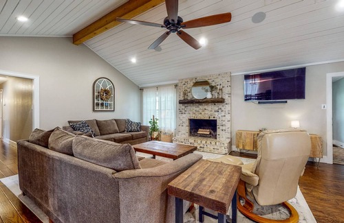 Tomball House | Pool, Fireplace, pool table, Hot Tub, & W/D