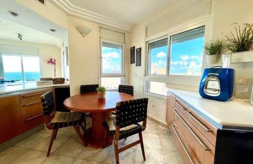 Tel Aviv Promenade Apartment | POOL GYM AND BEACH FRONT 3 BEDROOMS LUXURY TEL AVIV APARTMENT