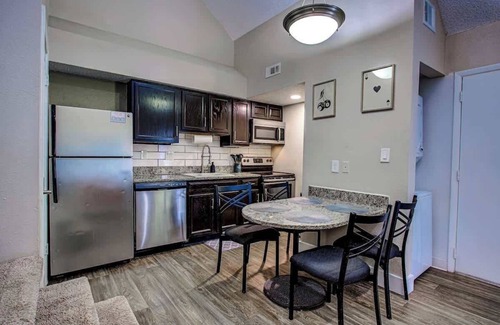 Florida Center Apartment | Pool, Gym & Tennis—Close to Disney & Universal!