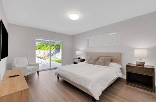 Emerald Hills House | Pool Home with GameRoom & Concierge
